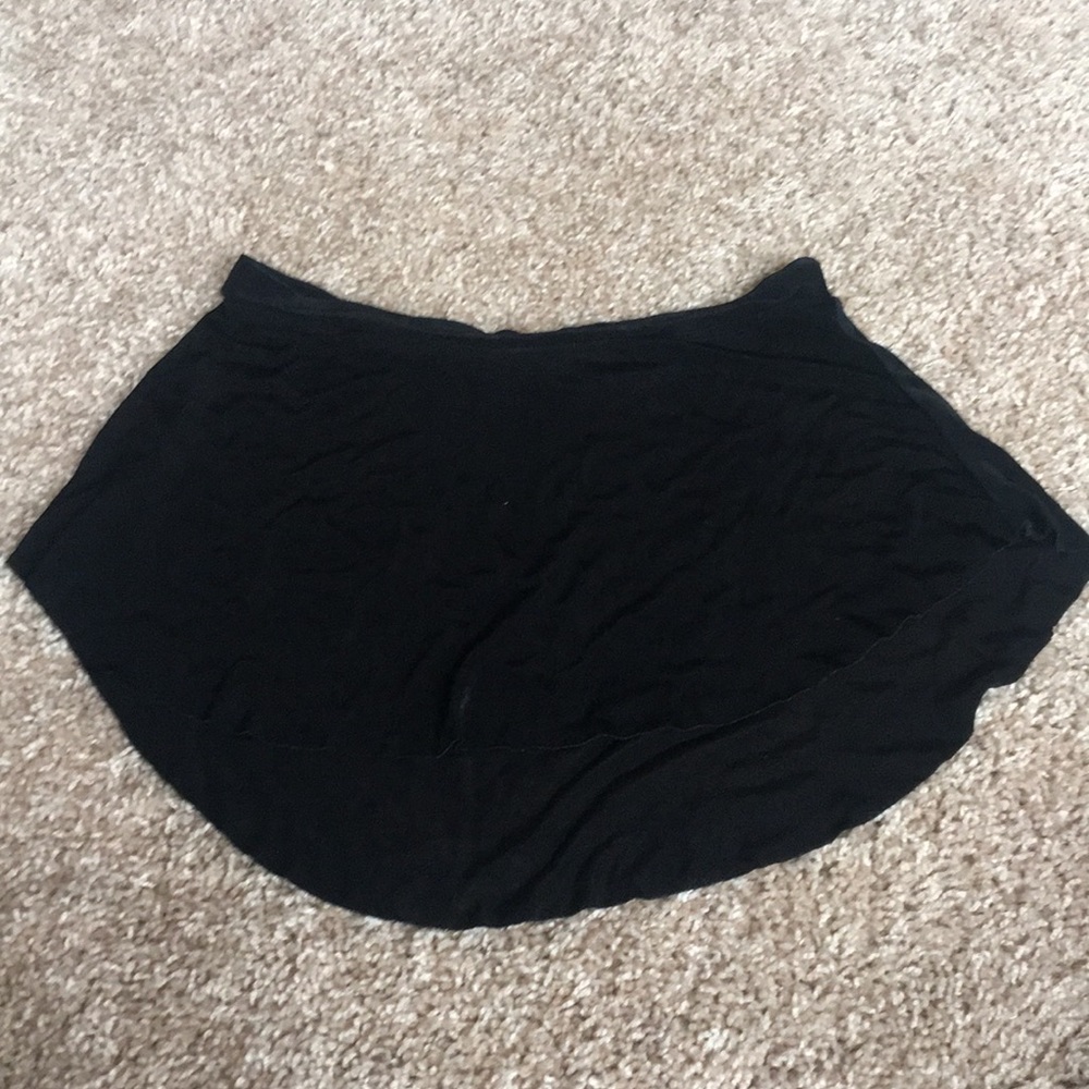 Black ballet skirt bullet pointe